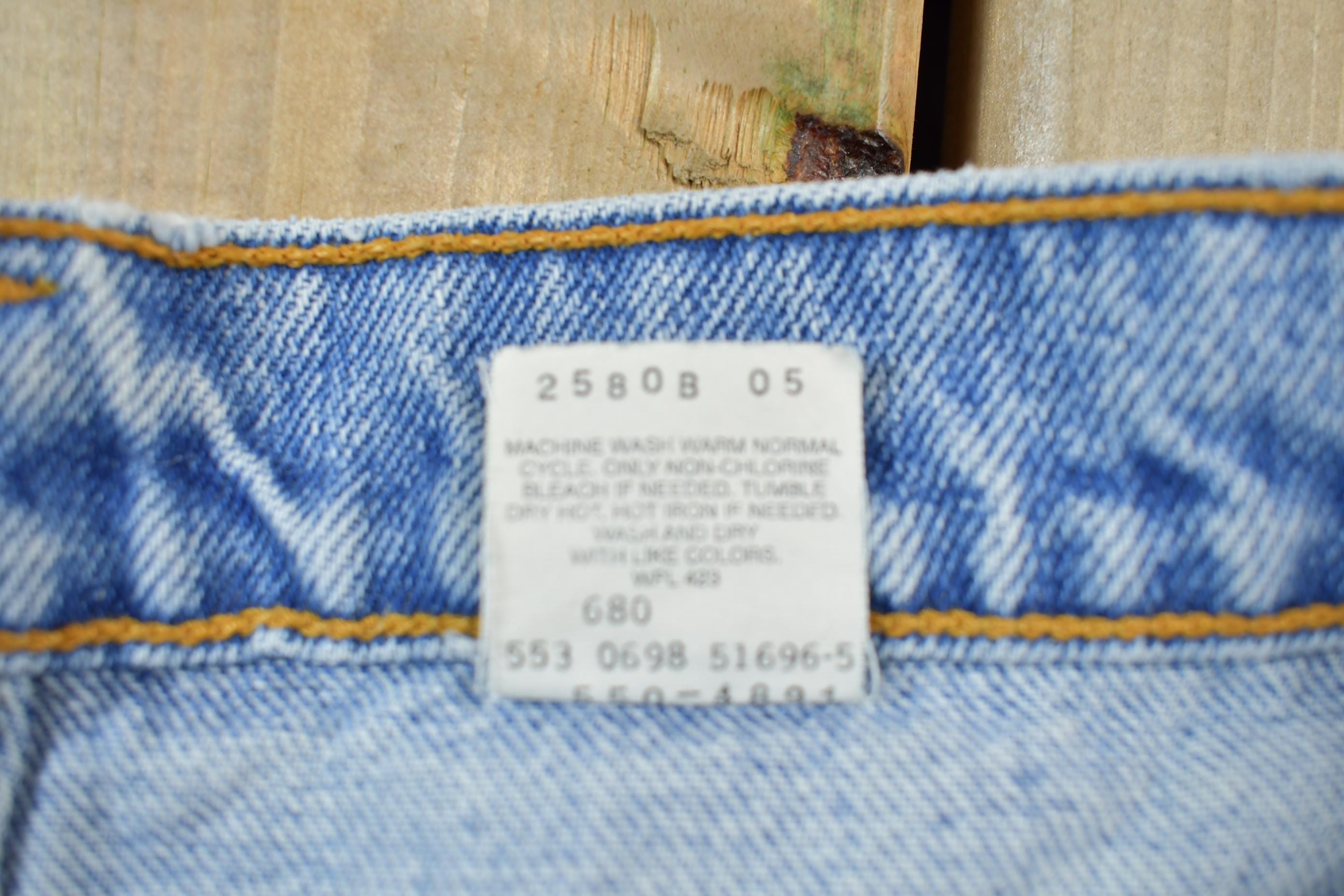 Vintage 1990s Levi's 550 Red Tab Jeans Size 34 x 34 / 90s Denim / Streetwear Fashion / Vintage Denim / Jeans / Vintage Levi's