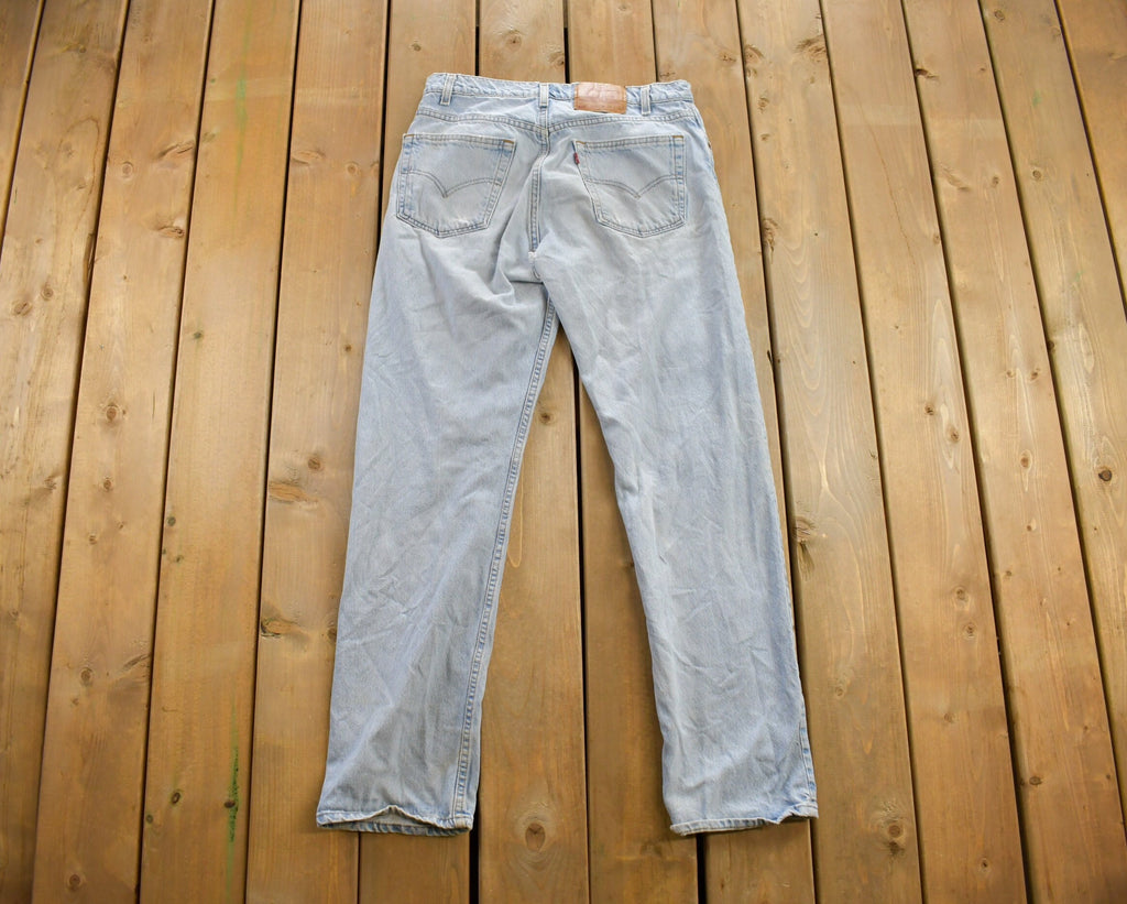 Vintage 1990s Levi's Light Wash 505 Jeans Size 34 x 32