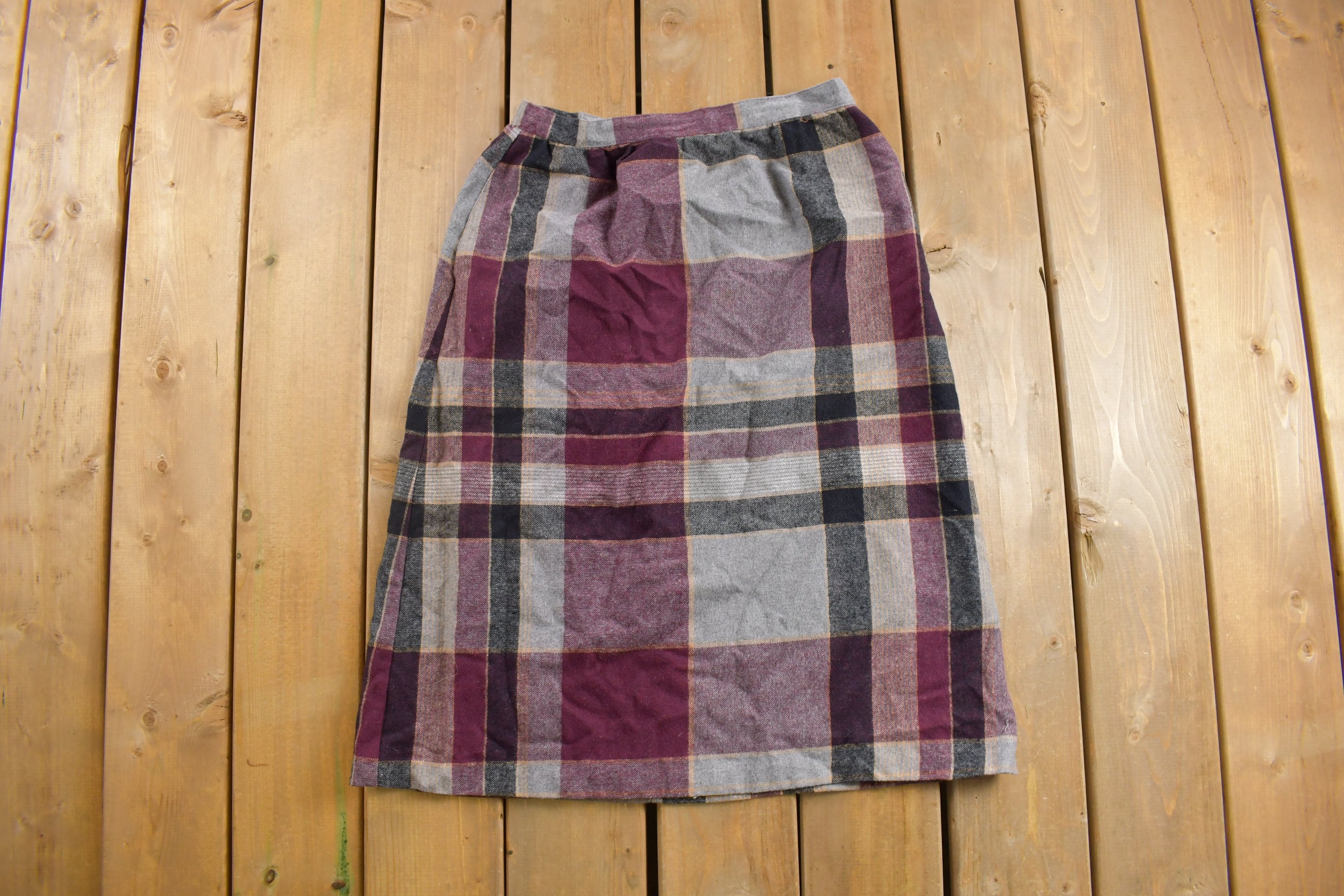 Vintage 1970s Abvien Tartan Plaid Skirt Size 29 x 27