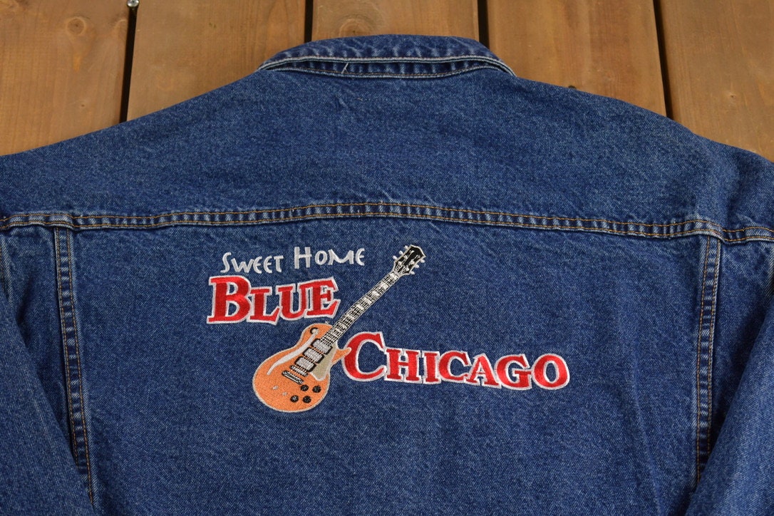 Vintage 1990s Embroidered Denim Jean Jacket /