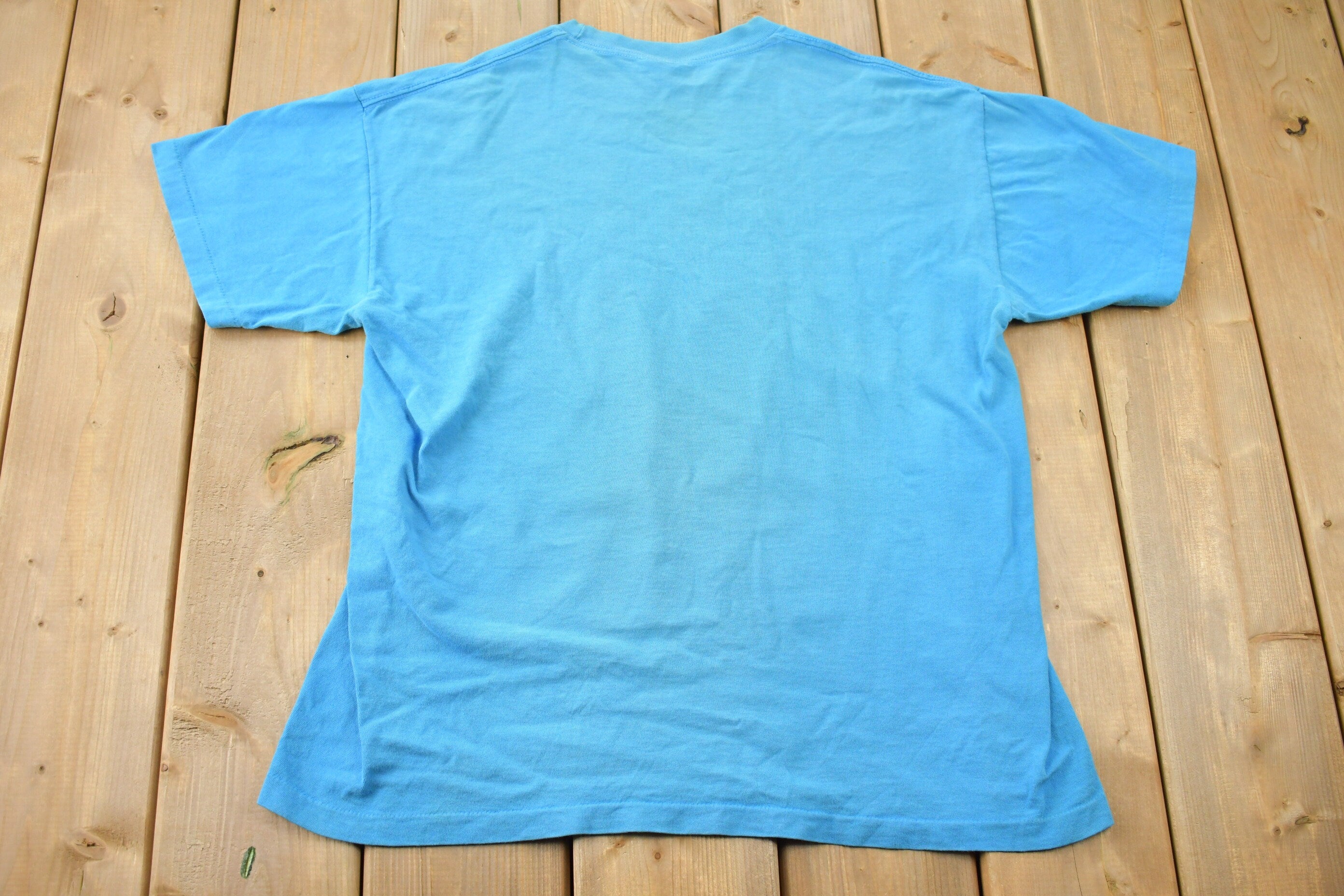 Vintage 1990 Looney Tunes Tasmanian Devil Taz Knows Sports Cartoon Promo T-Shirt