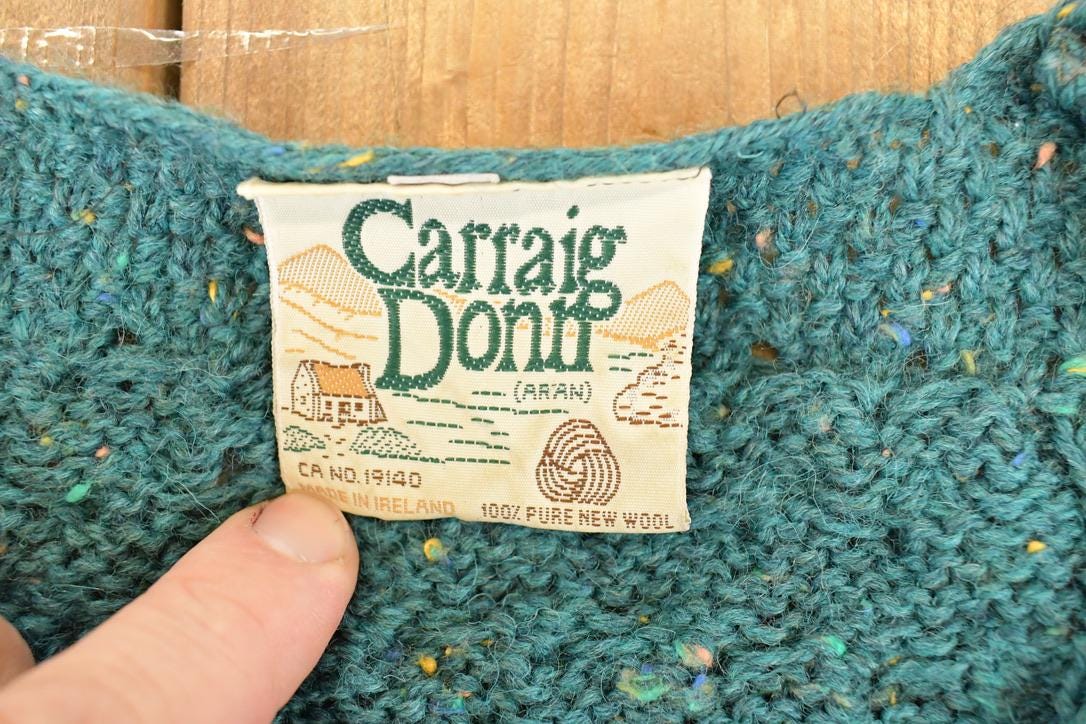 Vintage 1990s Carraig Donn Wool Cable Knit Cardigan Sweater Women's M