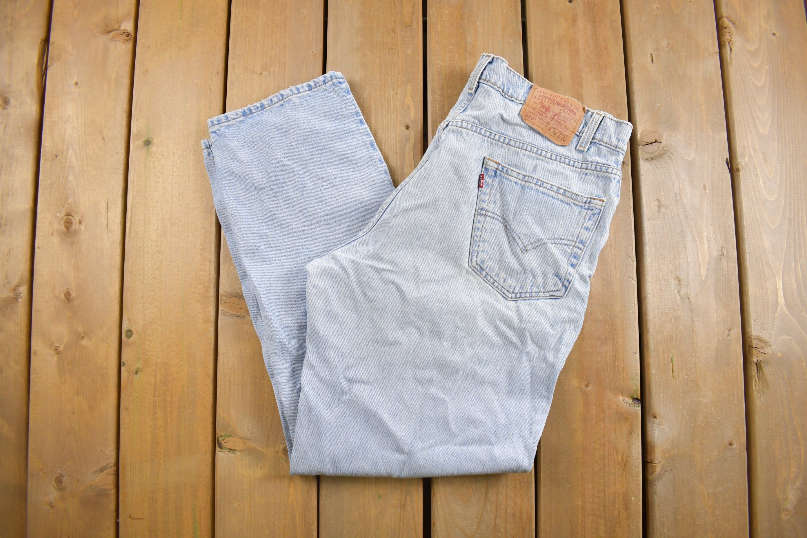 Vintage 1990s Levi's 550 Red Tab Jeans Size 34 x 31