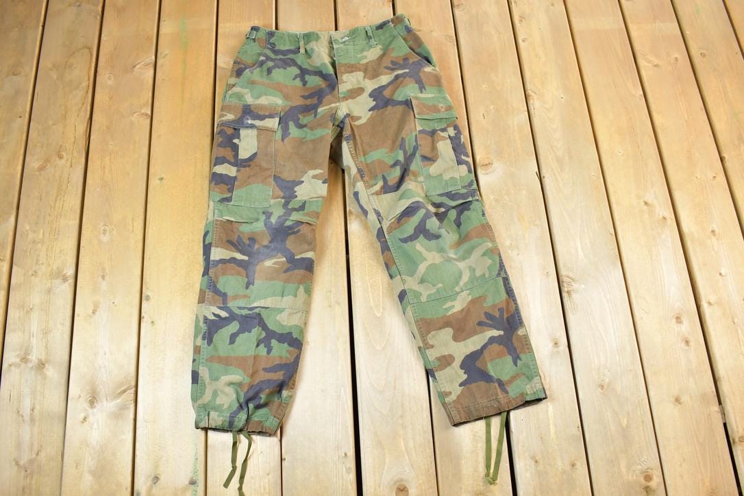 Vintage 1990s Army Camouflage Cargo Pants Size 32 x 26 Made In