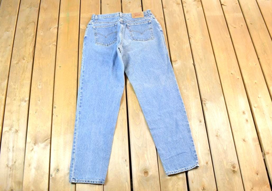 Vintage 1990s Levi Strauss 550 Red Tab Denim Jeans Size 32 x 32
