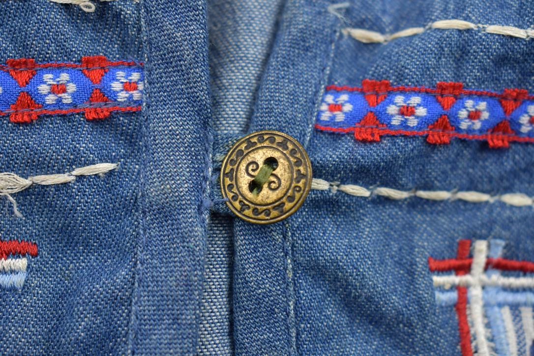 Vintage 1990s KORET City Blues Embroidered Button Up Vest / 1990s Button Up Vest / Vintage Vest / Embroidered Vest /