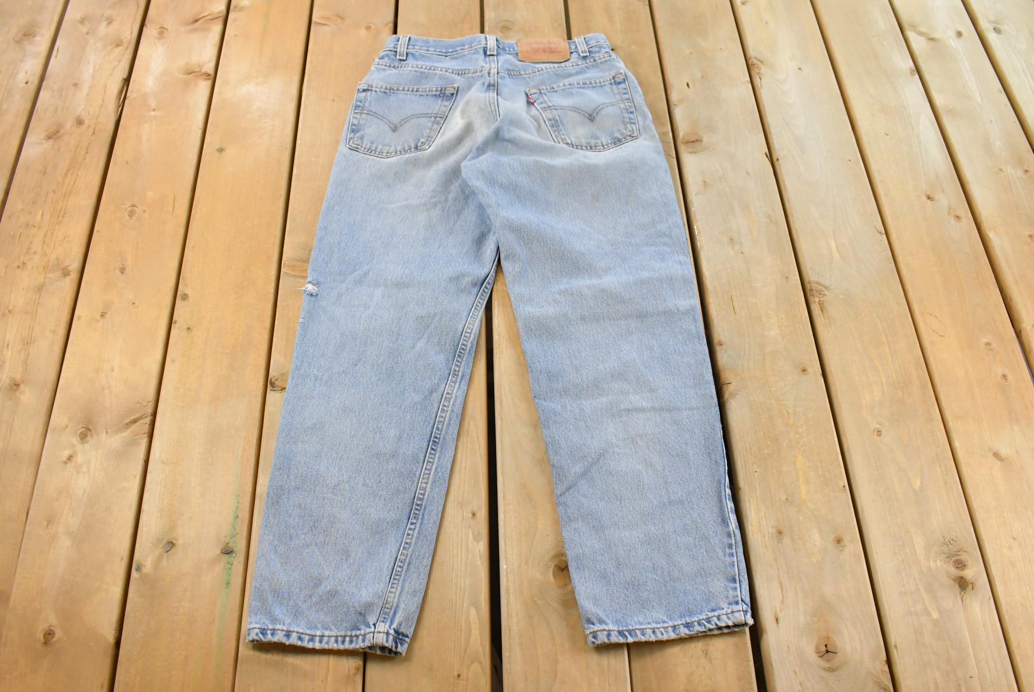 Vintage 1990s Levi's 550 Relaxed Fit Distressed Denim Jeans Men's 28 x 29 / 90s Levi's / Streetwear