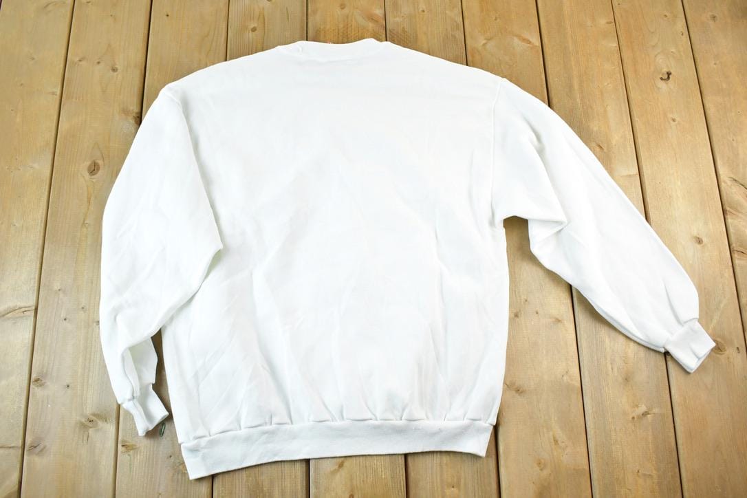 Vintage 1990s Disneyland Crewneck Mens M-L / Made In USA / Vintage Sweatshirt / Vintage Disney / Mickey / Disney Sweater