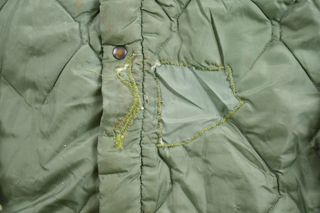 Vintage 1963 Military Liner Set