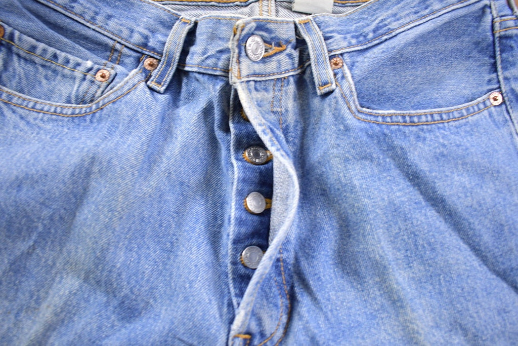 Vintage 1990s Levi Red Tab Jeans Size 31 x 32