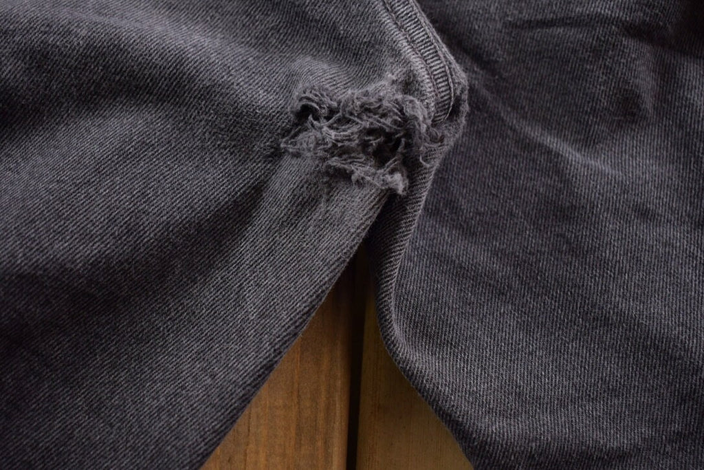 Vintage 1990s Black Levi's 505 Red Tab Denim Jeans Size 32 x 31.5