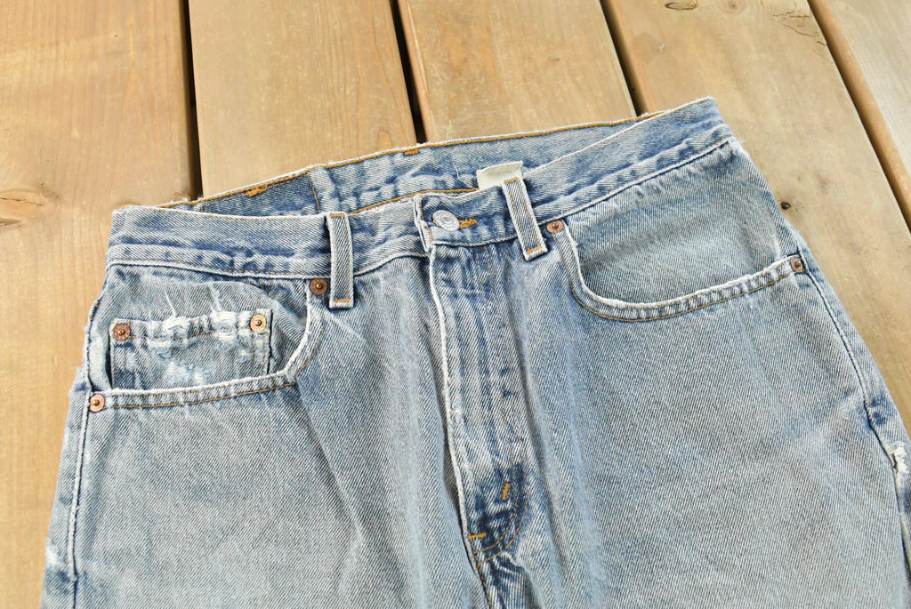 Vintage 1990s Levi's 505 Regular Straight Fit Denim Blue Jeans Men's 32 x 29 / 90s Levi's / Streetwear / Made in USA