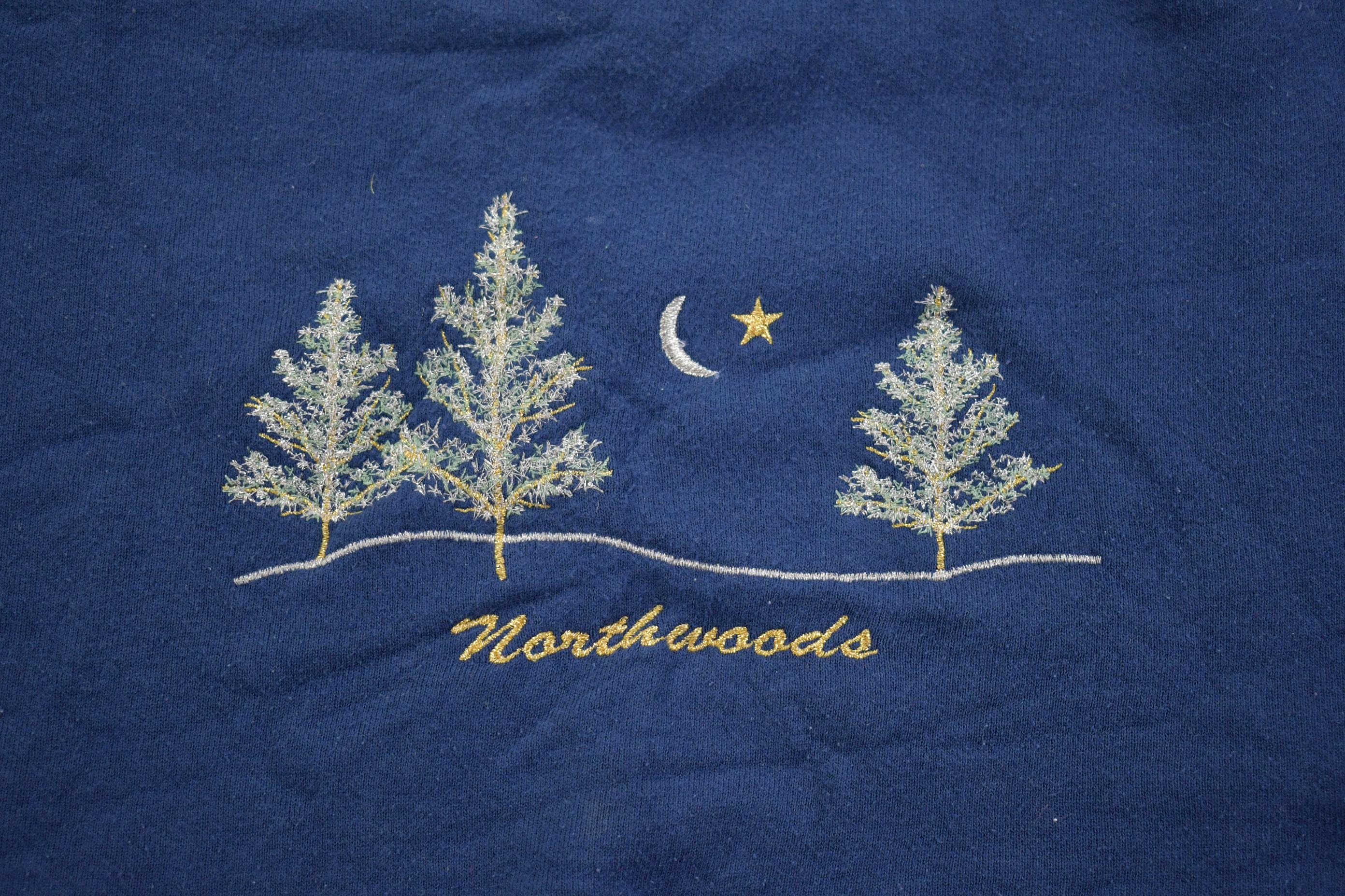 Vintage 1990s Northwoods Embroidered Nature Souvenir Crewneck Sweatshirt - XL