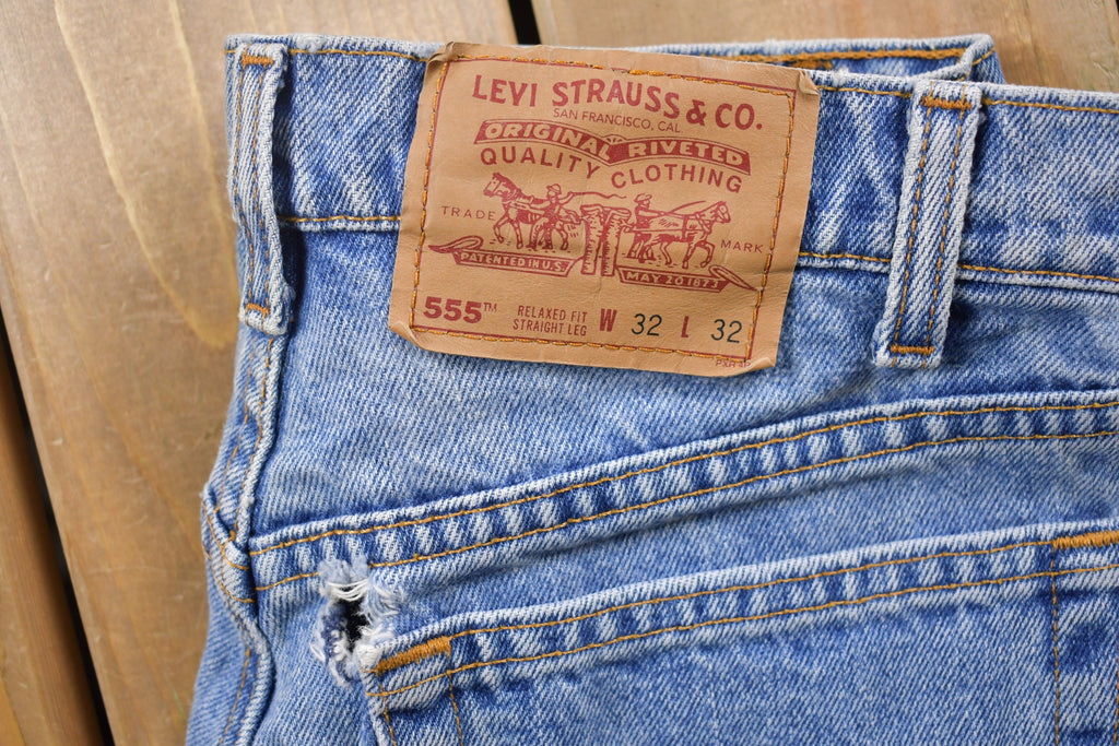 Vintage 1990s Levi's 555 Tab Red Jeans Size 32 x 31