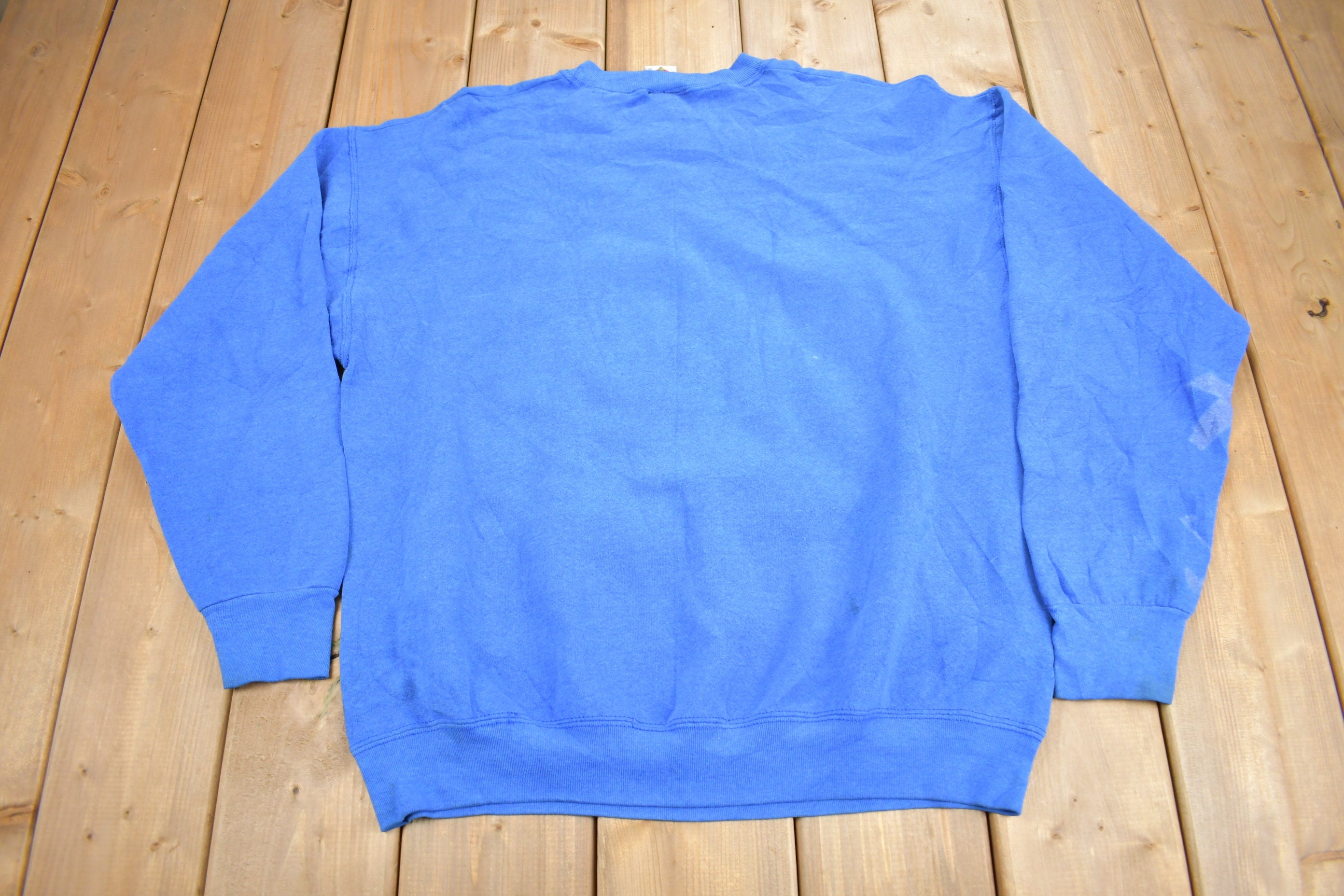 Vintage 1992 Tweety Bird Graphic Looney Tunes Women's Crewneck Vintage Looney Tunes