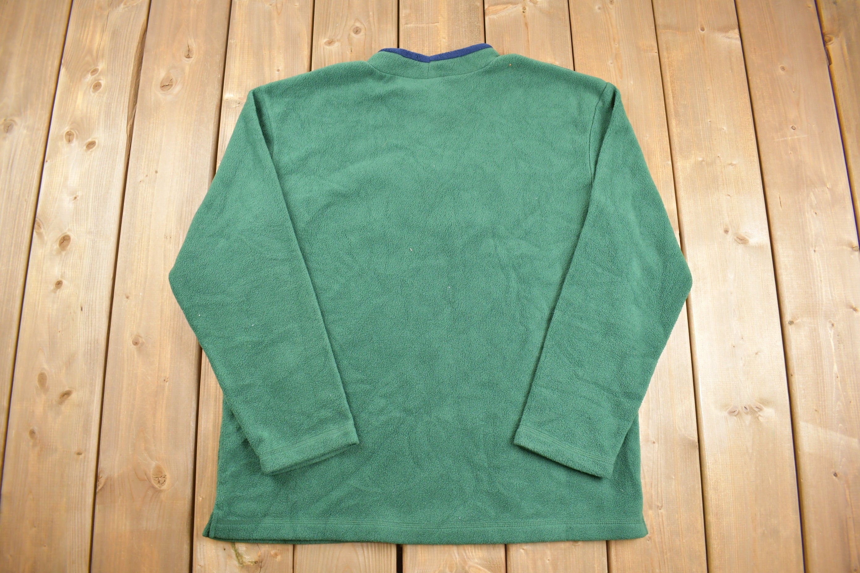 Vintage 1990s Cute Penguin Winter Theme Crewneck Sweater