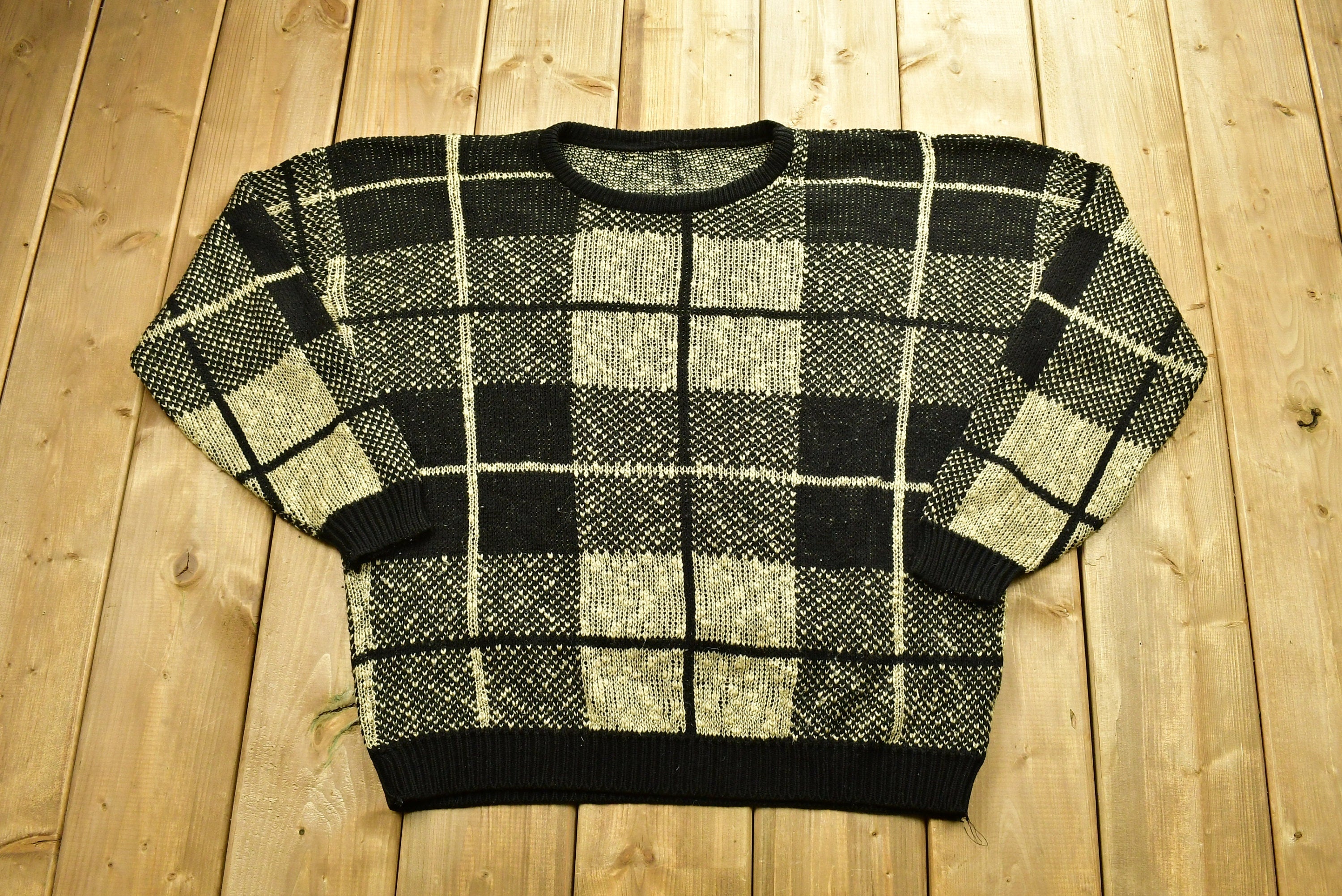 Vintage 90's Plaid Graphic Knitted Sweater