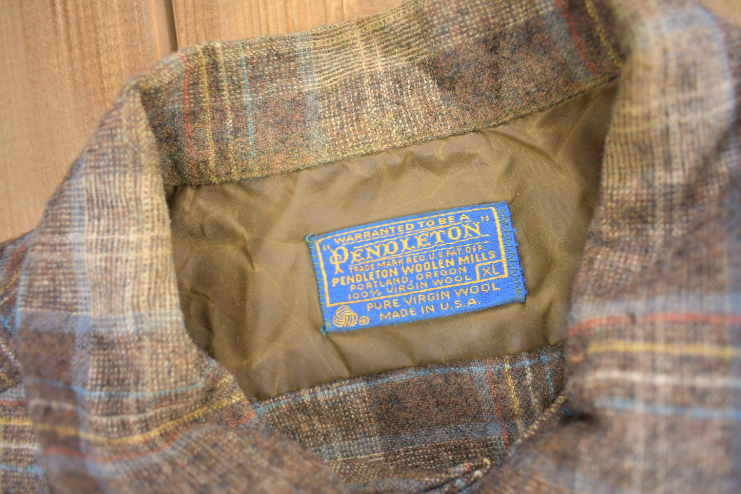 Vintage 1980s Pendleton Plaid Button Up Board Shirt / 100% Virgin Wool / Loop Button / Outdoor / Casual Wear / Made In USA / Flannel