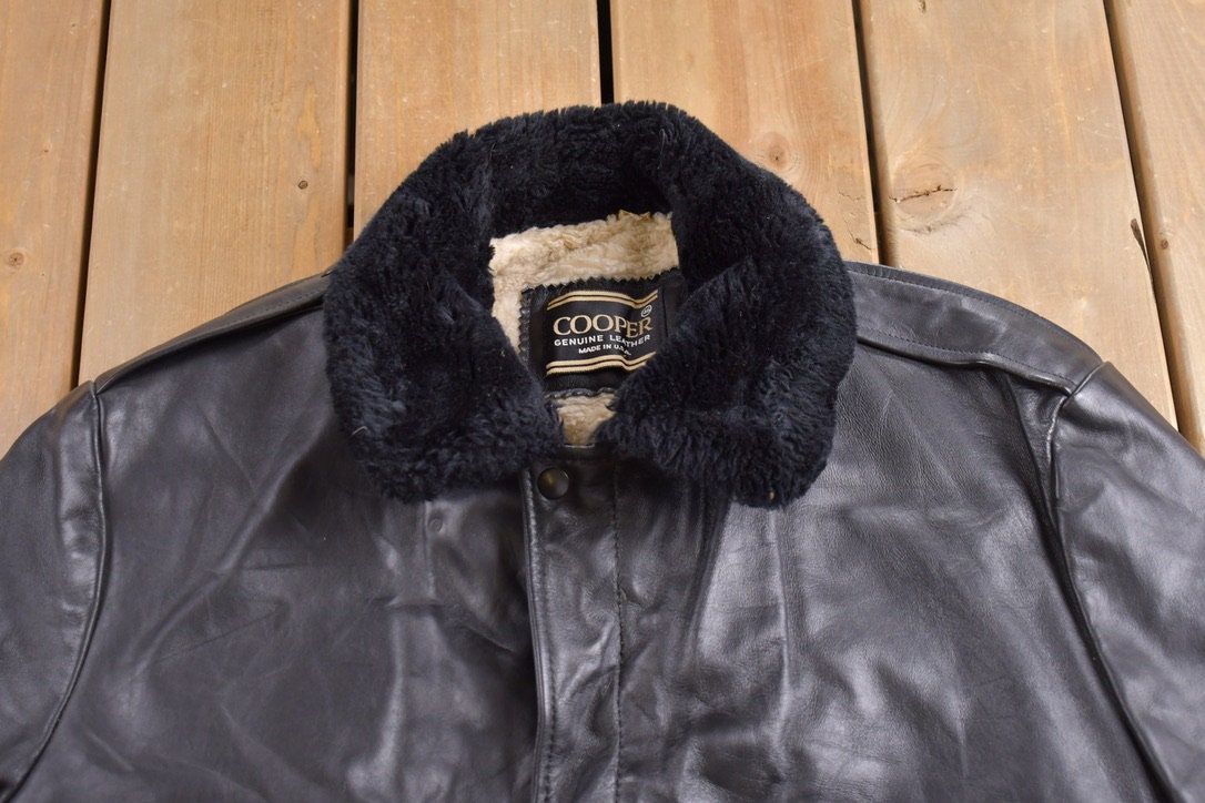 Vintage 1980s Cooper Leather Aviator Jacket / Fur Collar and Lining / Fall Outerwear / Leather Coat / Winter Outerwear / Streetwear Fashion