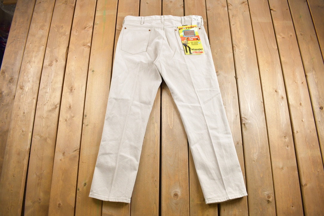 Vintage 1980s Deadstock Wrangler Straight Cut Jeans Size 38 x 31.5 / White / Made in Canada / True Vintage / NWT / 80s Jeans