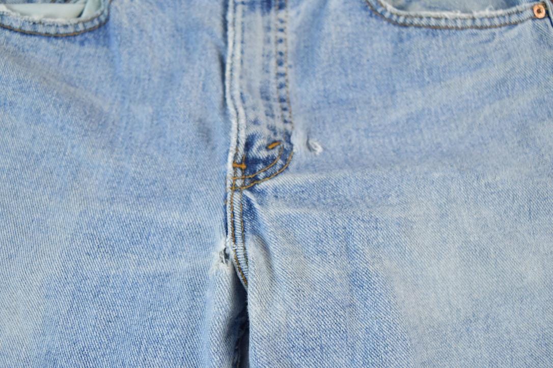 Vintage 1960s Levi Strauss Red Tab Denim Jeans Size 30 x 29 Made In USA