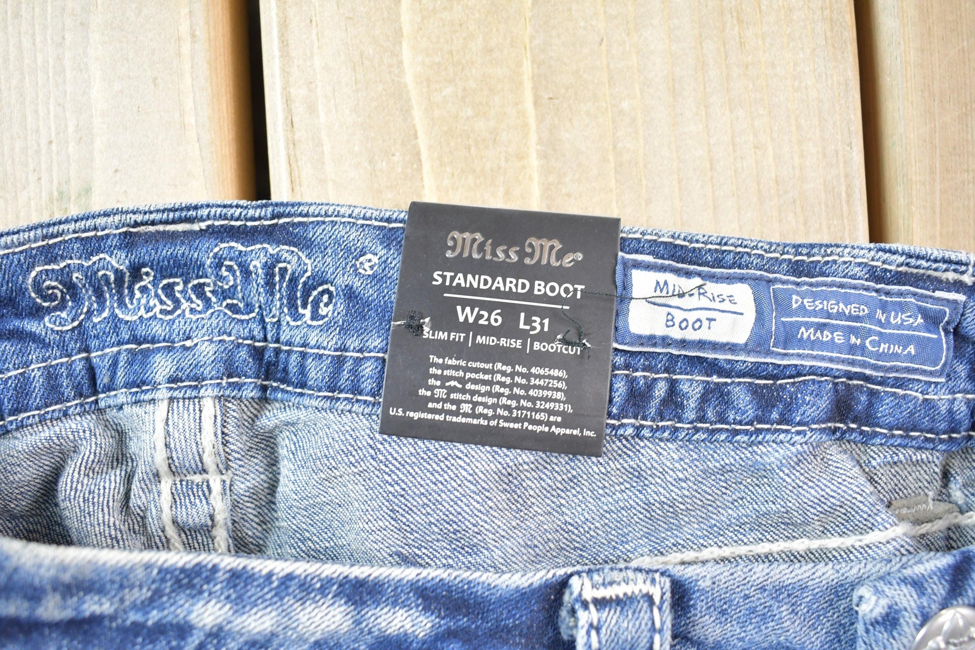 Vintage Y2K Miss Me Bedazzled Mid Rise Jeans Size 26x31