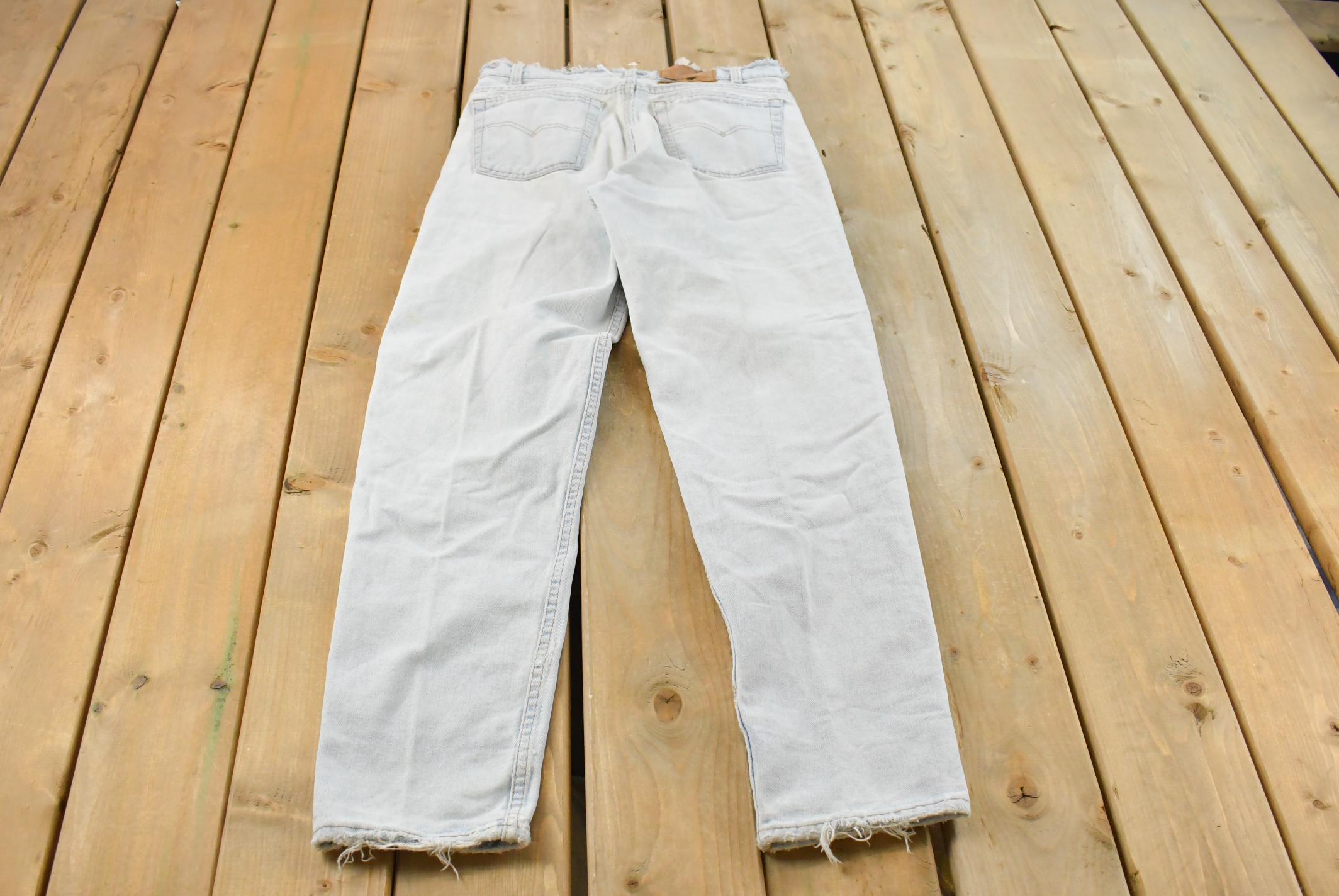 Vintage 1990s Levi's 550 Relaxed Tapered Fit Denim Jeans Men's 32 x 32.5 / 90s Levi's / Distressed Sun Faded Jeans / Made in USA