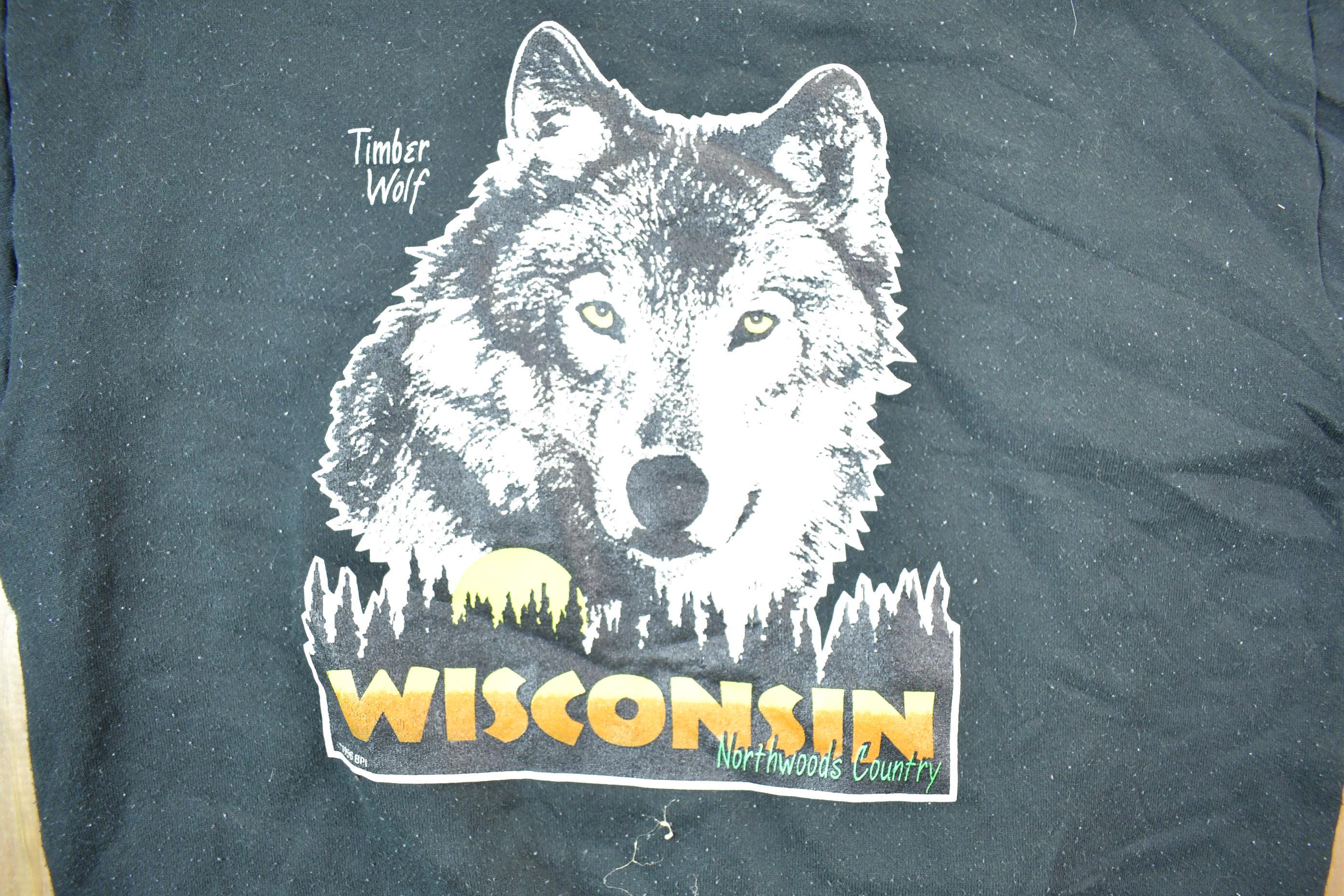 Vintage 1990s Wisconsin Northland Country Timber Wolf Crewneck