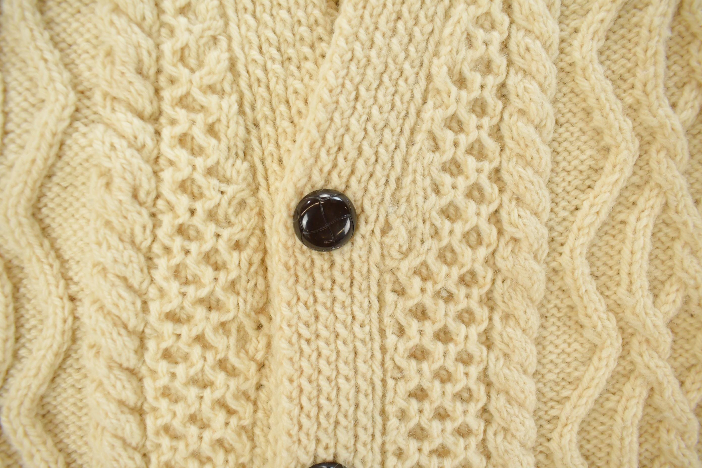 Vintage 1980s Bunratty Hand Knit Wool 3D Cable Knit Cardigan Sweater Men's Large