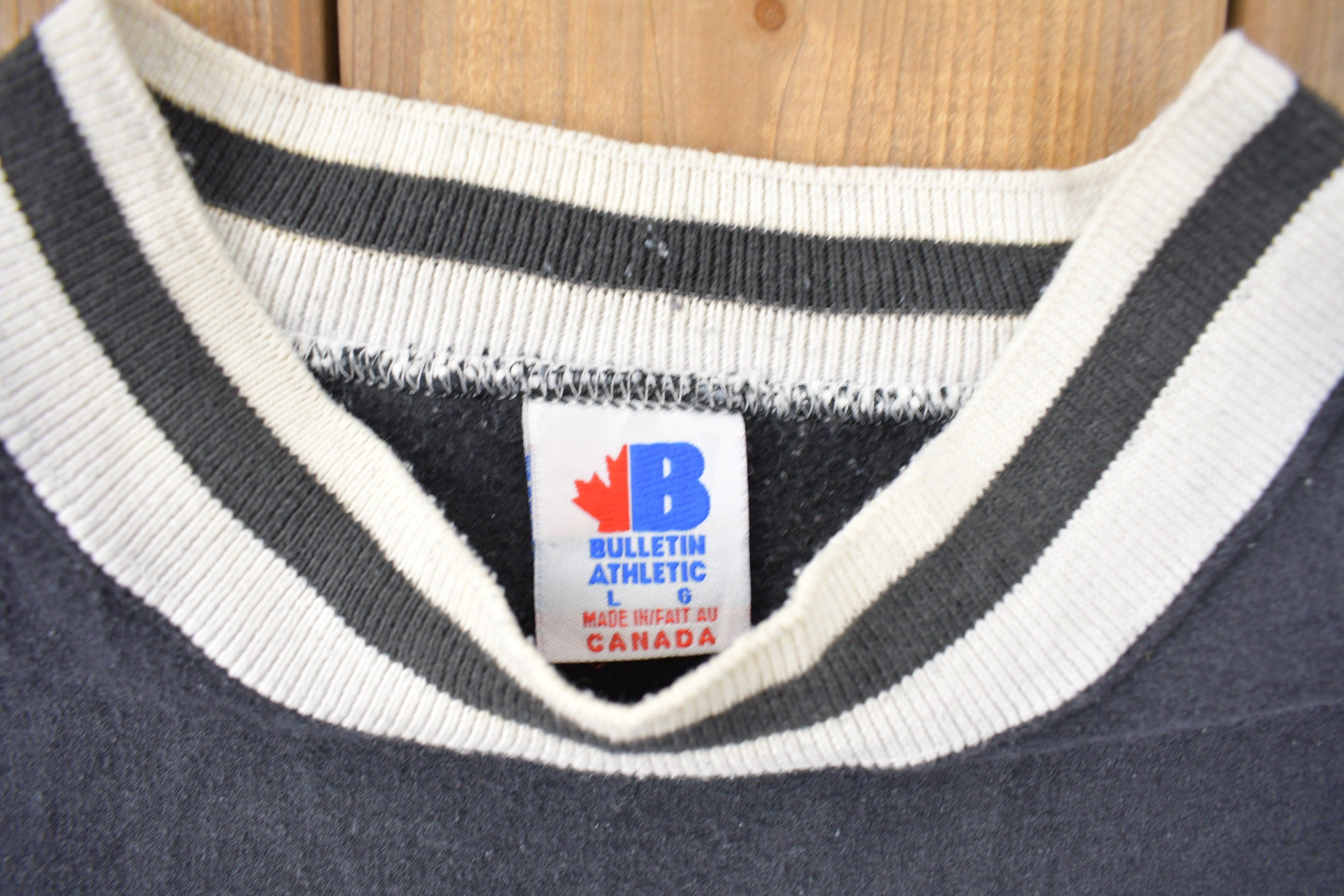 Vintage 1990s Labatt Ice Beer Crewneck Sweatshirt / 90s Crewneck / Made In Canada / Streetwear / Embroidered