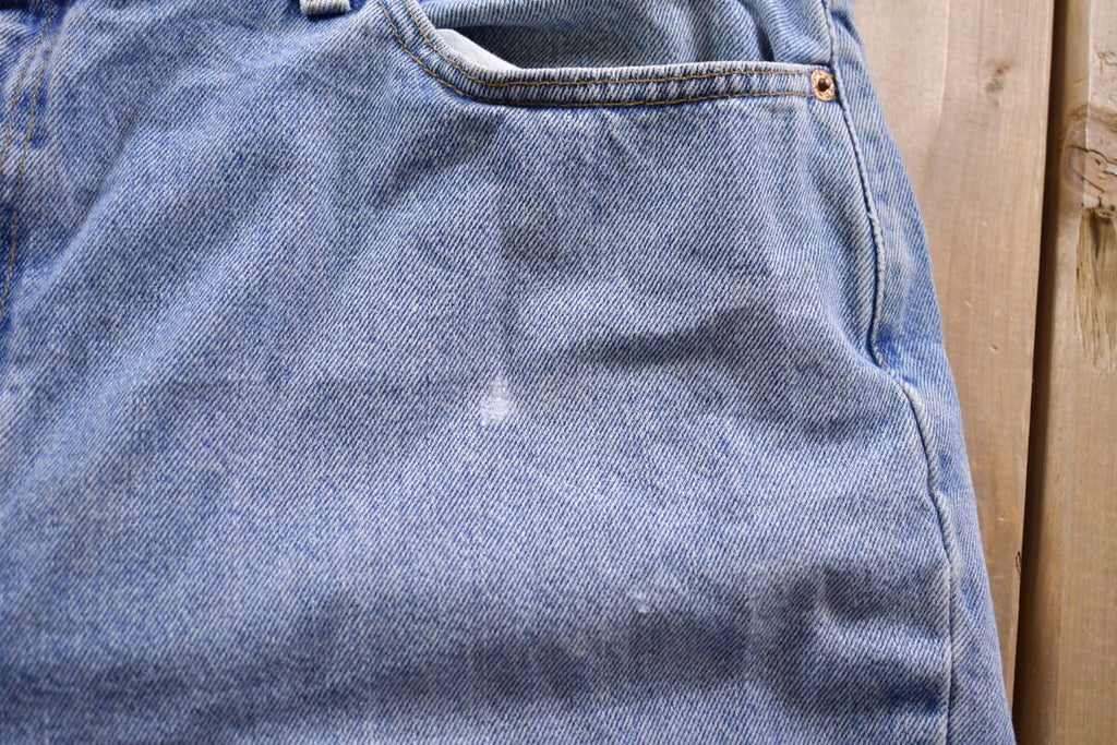 Vintage 1990s Levi's 550 Red Tab Denim Jeans Size 34 x 31