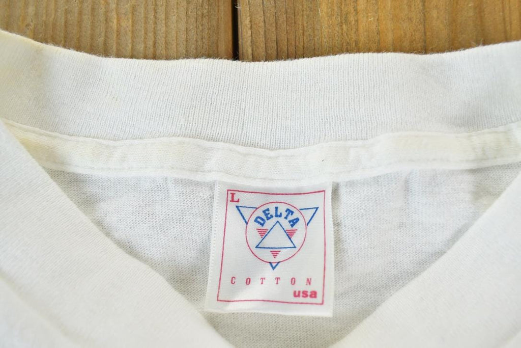 Vintage 1990s Irish Eyes Pub Single Stitch T-Shirt