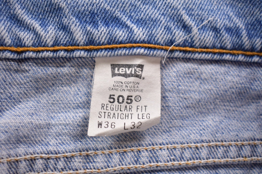 Vintage 1990s Levi's 505 Red Tab Denim Jeans Size 34 x 31