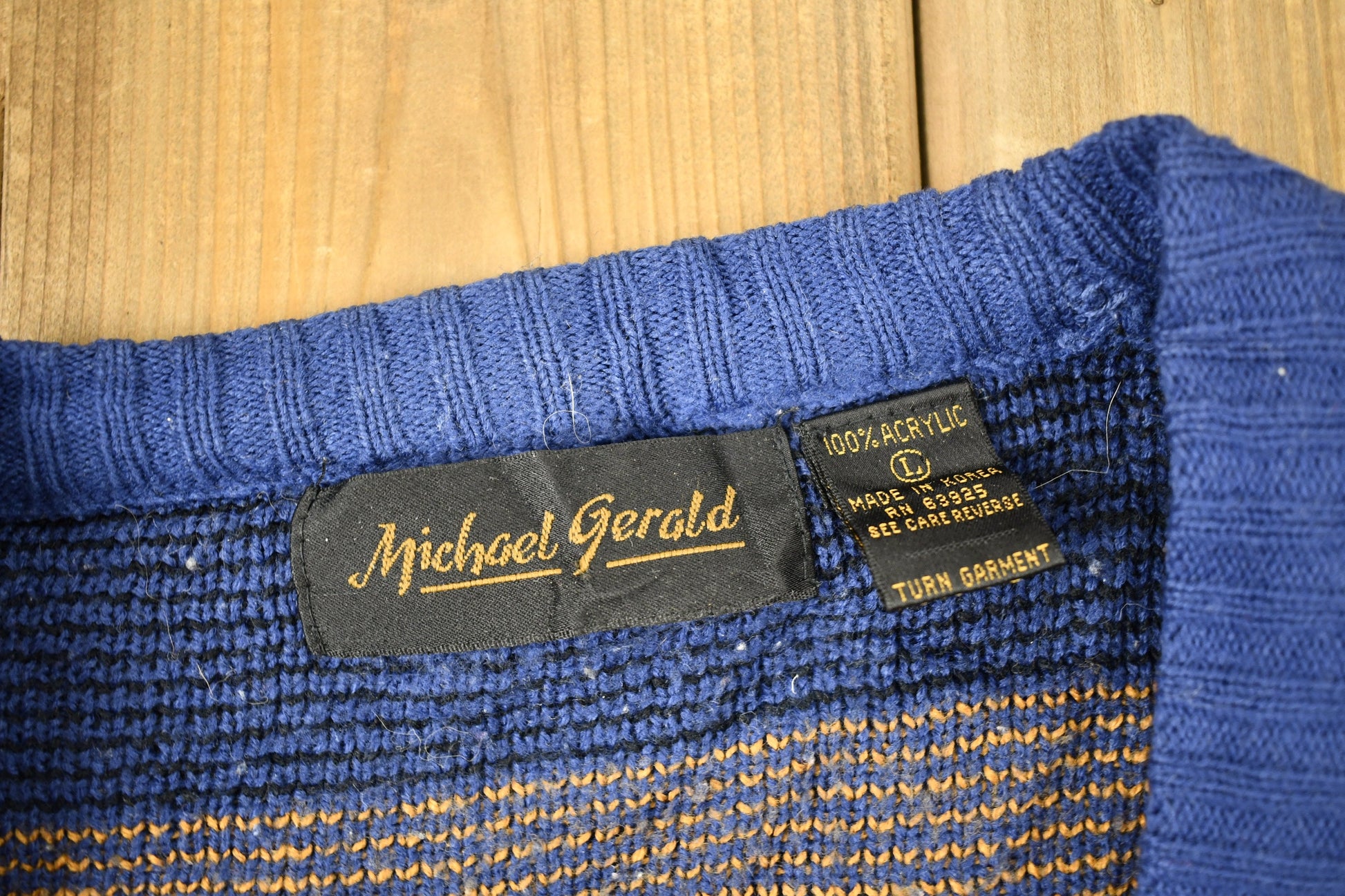 Vintage 1990s Abstract Pattern Knitted Cardigan Sweater /