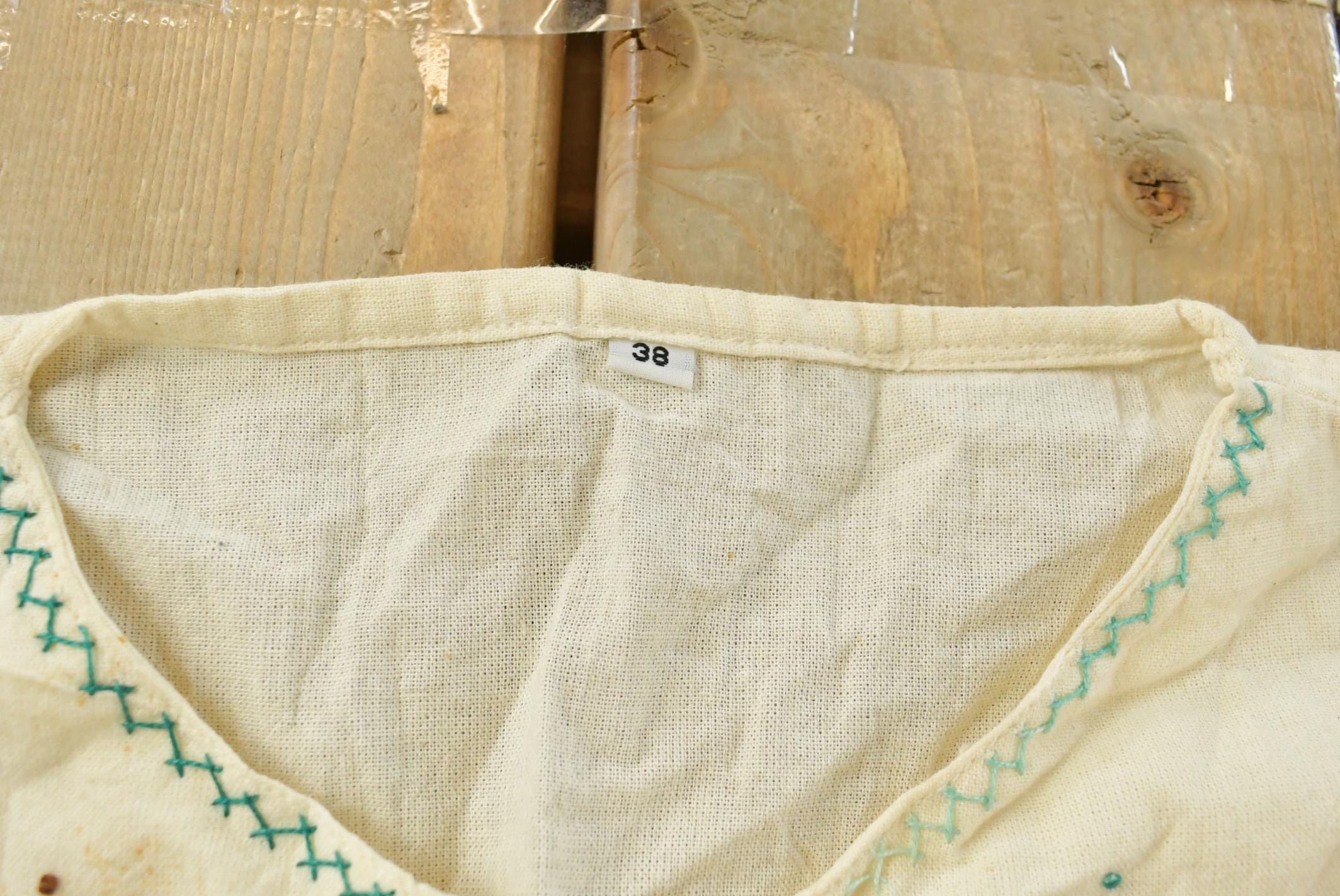 Vintage 1960s Floral Embroidered Peasant Blouse Shirt Womens