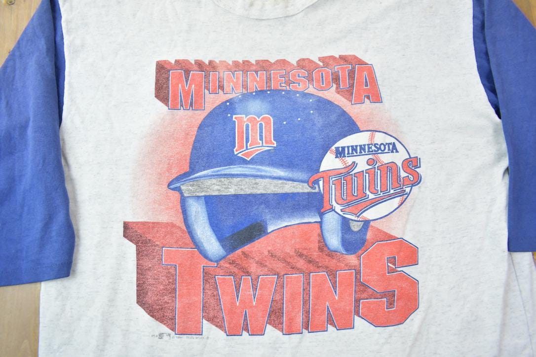 Vintage 1994 Minnesota Twins MLB World Champions Graphic T-Shirt
