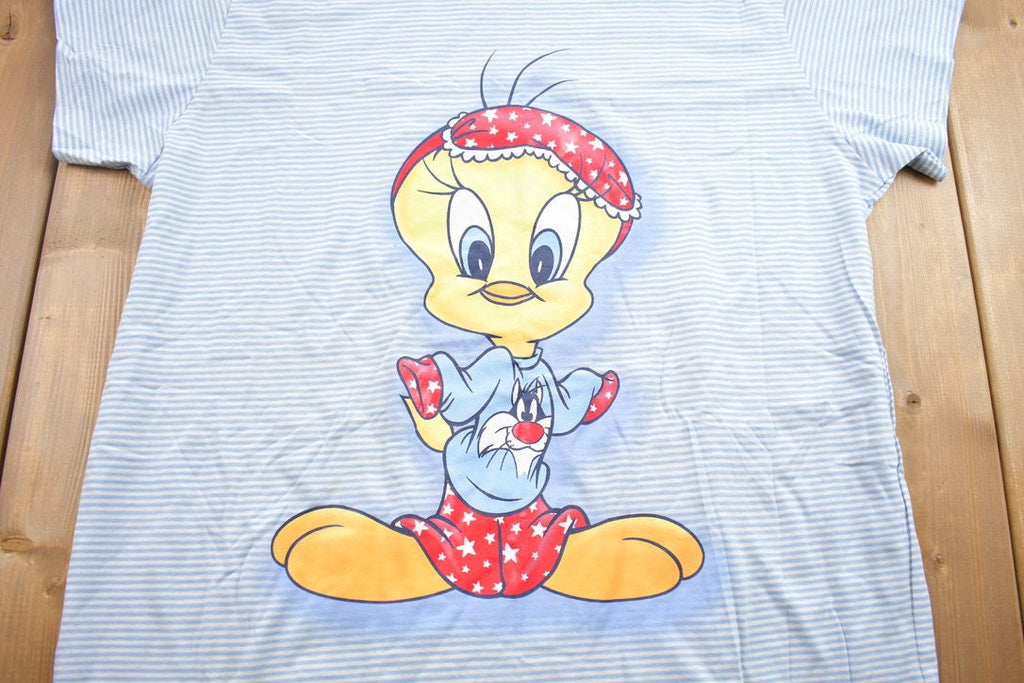 Vintage 1990s Cute Tweety Bird In Pajamas Graphic T-Shirt