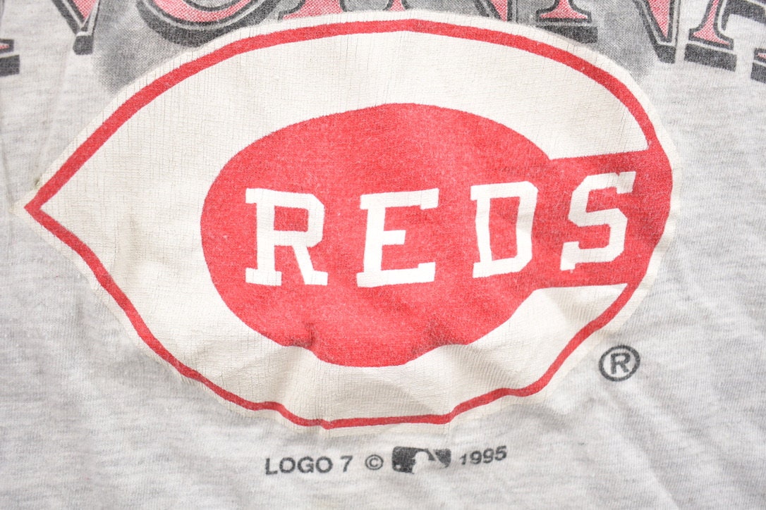 Vintage 1990s Cincinnati Reds MLB Graphic T-Shirt