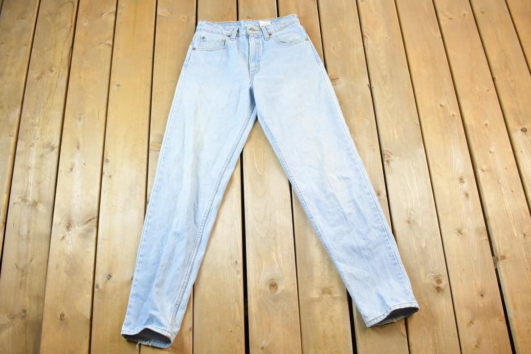 Vintage 1990s Levi Strauss Red Tab 550 Denim Jeans Size 29 x 32 Made In Canada