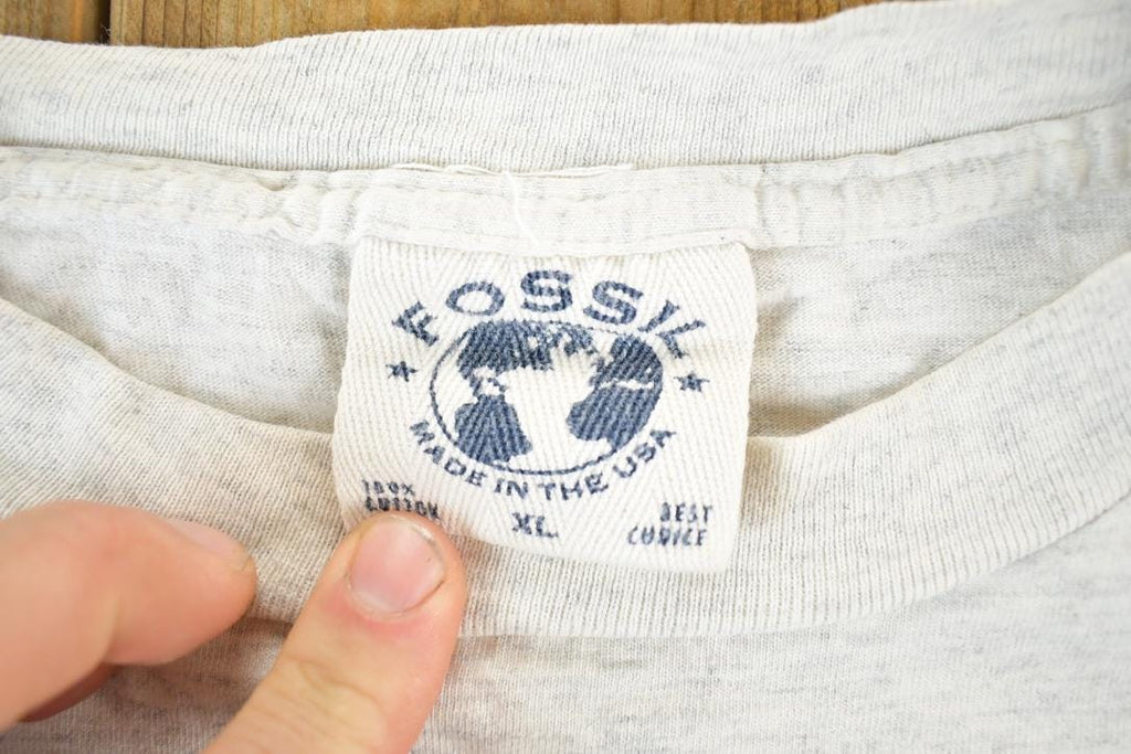 Vintage 1990s Fossil USA Worldwide Souvenir T-Shirt Mens L