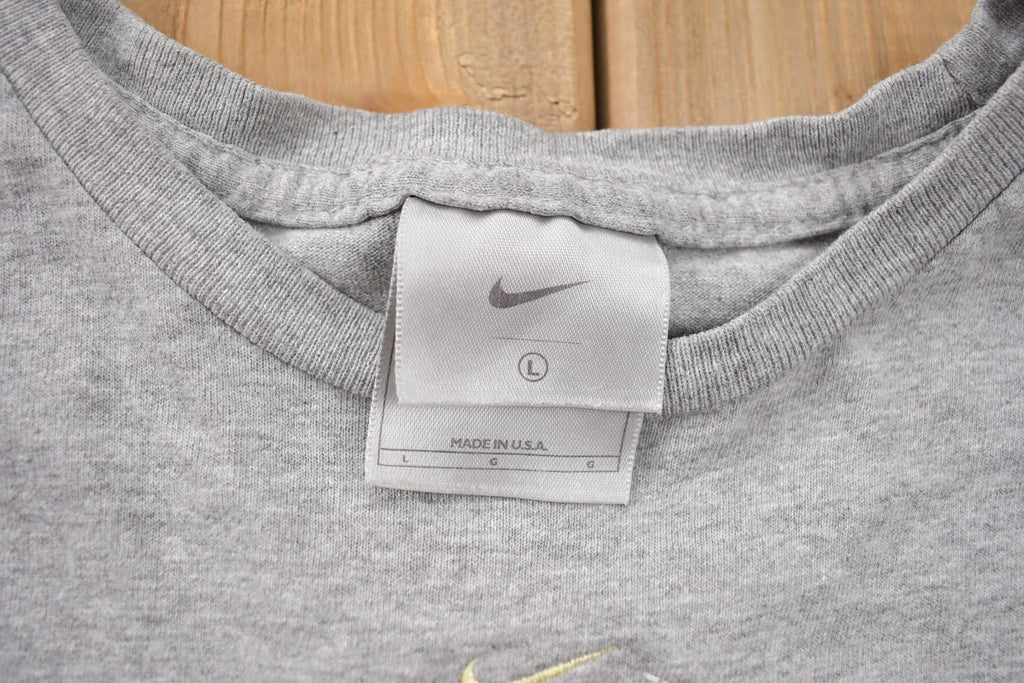 Vintage Y2K Nike Center Swoosh Emboidered Graphic T-Shirt