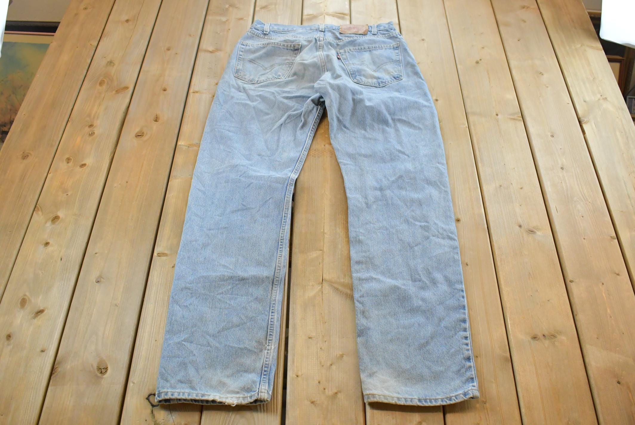 Vintage 1990s Levi's 505 Regular Fit Denim Jeans Men's 32 x 34 / 90s Levi's / Streetwear