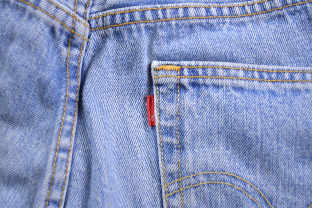 Vintage 1990s Levi 501 Red Tab Jeans Size 31 x 31