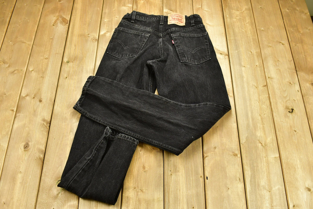 Vintage 1990s Levi's 550 Red Tab Jeans Size 29 x 34
