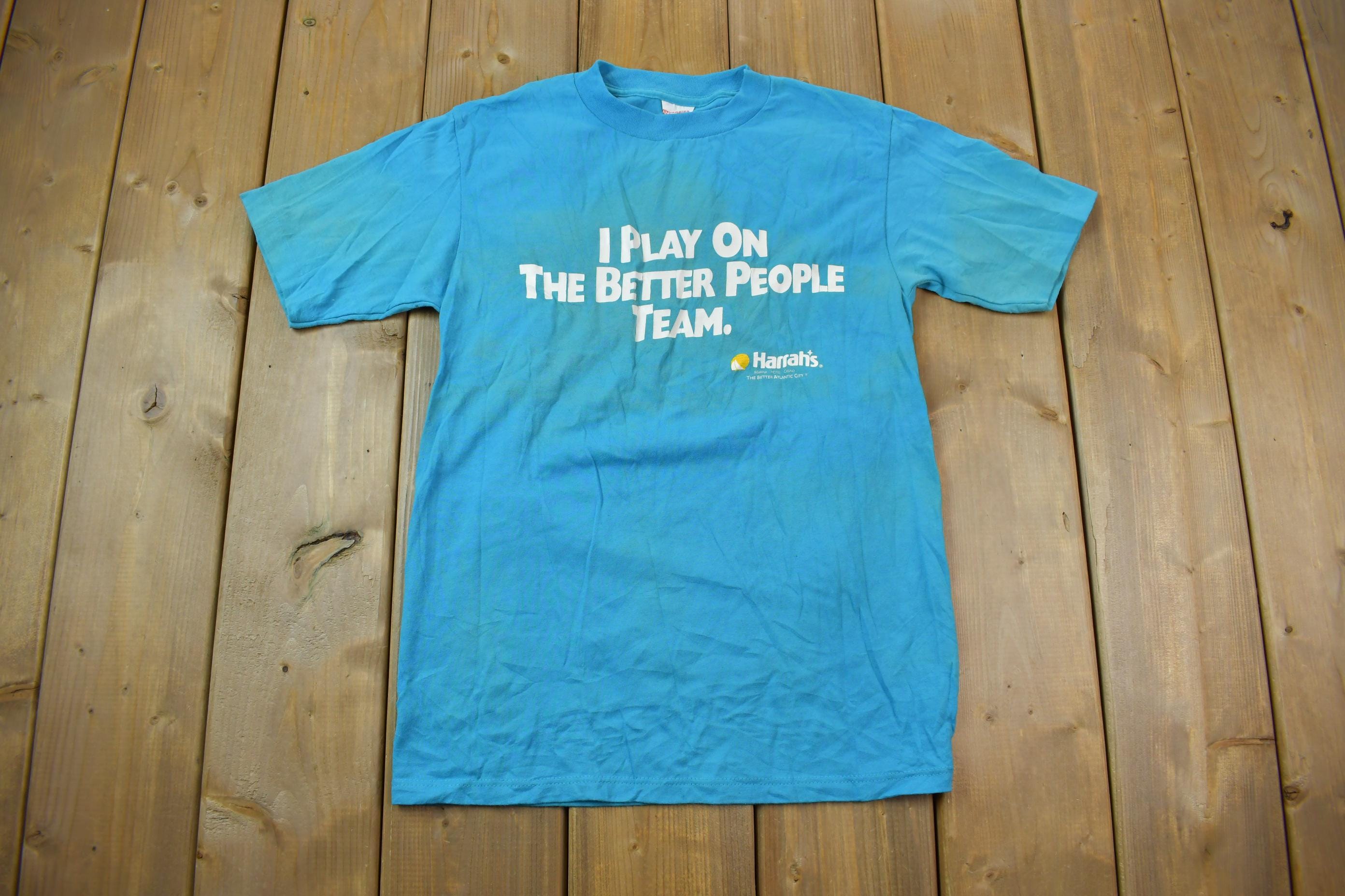 Vintage 1980s Harrah's Hotel & Casino Souvenir Travel T-Shirt