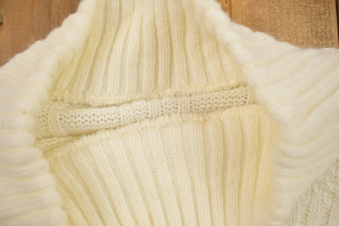 Vintage 1990s White Knitted Crewneck Sweater