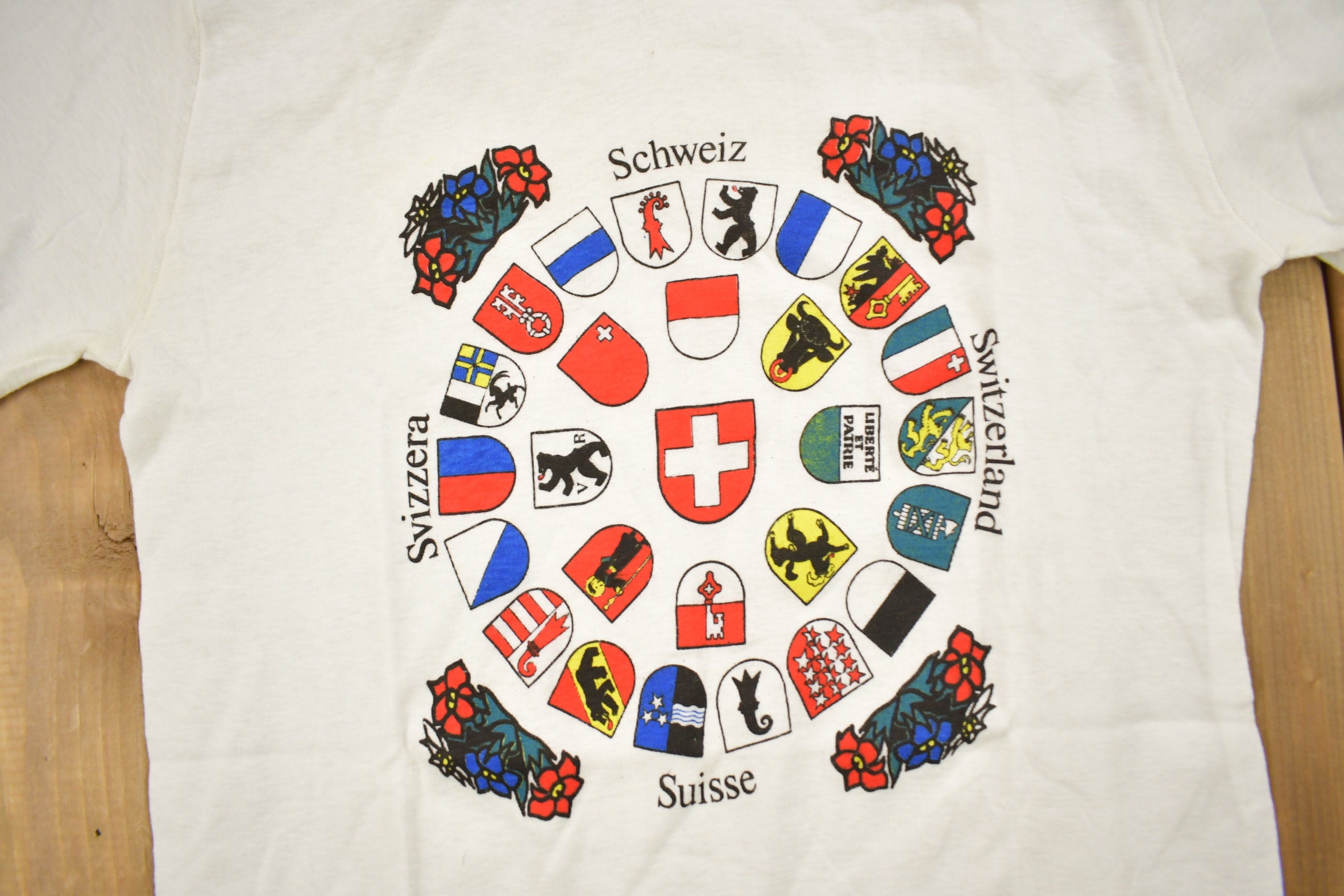 Vintage 1980s Switzerland Flags Theme Souvenir T Shirt