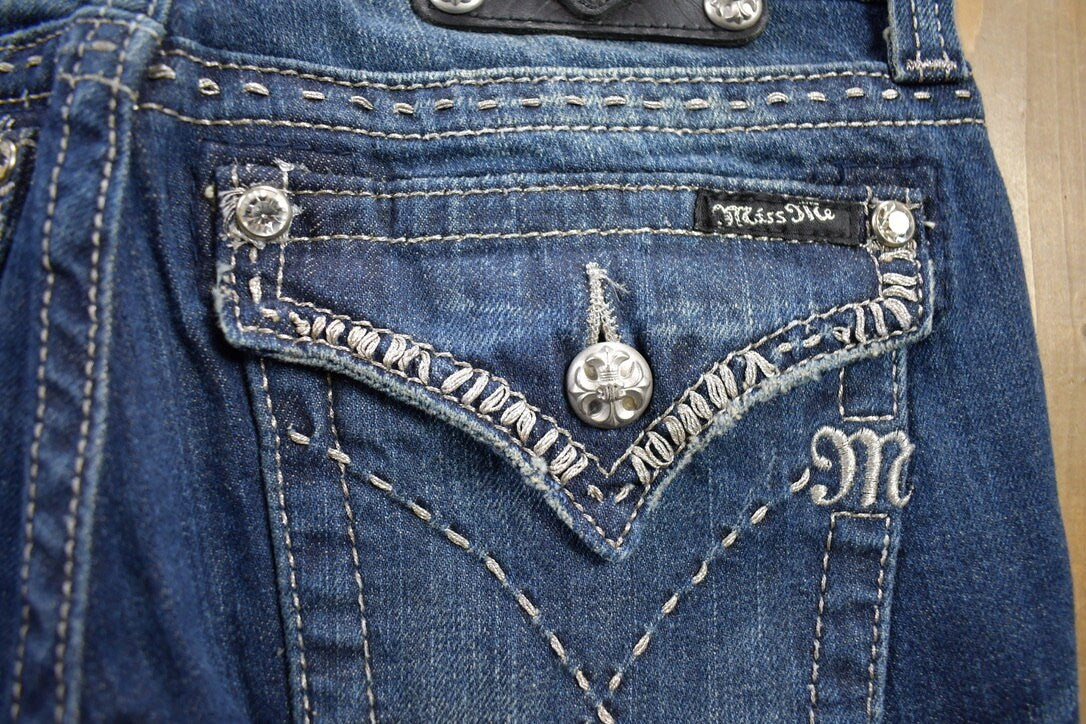 Vintage Y2K Miss Me Bedazzled Low Rise Jeans Size 26x31