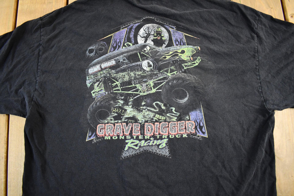Vintage 2000s Grave Digger Monster Truck Graphic T-Shirt Men's XL