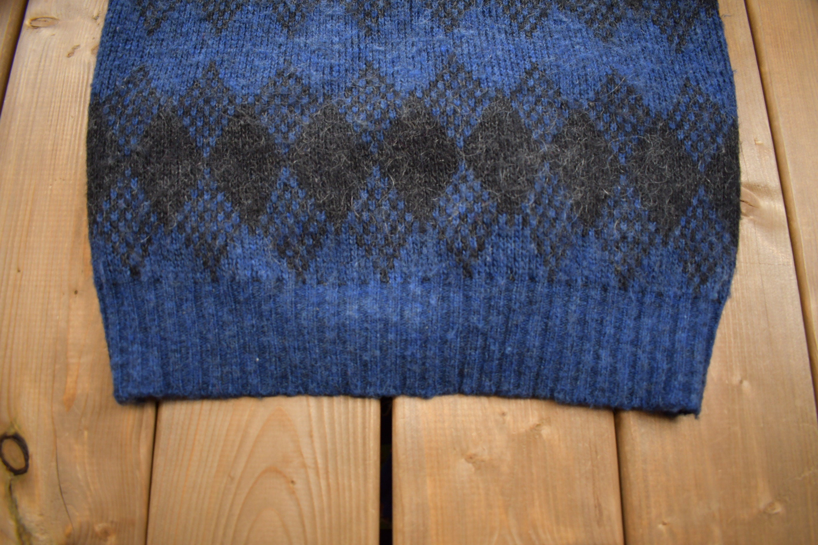 Vintage 1970s Plaid 100% Wool Hilda Ltd Zip Up Cardigan